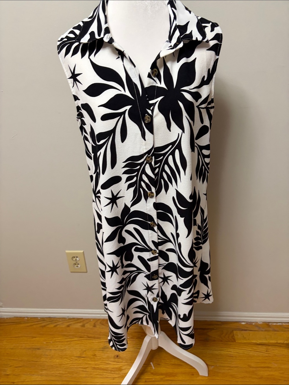 Fred David Women’s Black & White Tropical Print Sleeveless Shirt Dress Size M